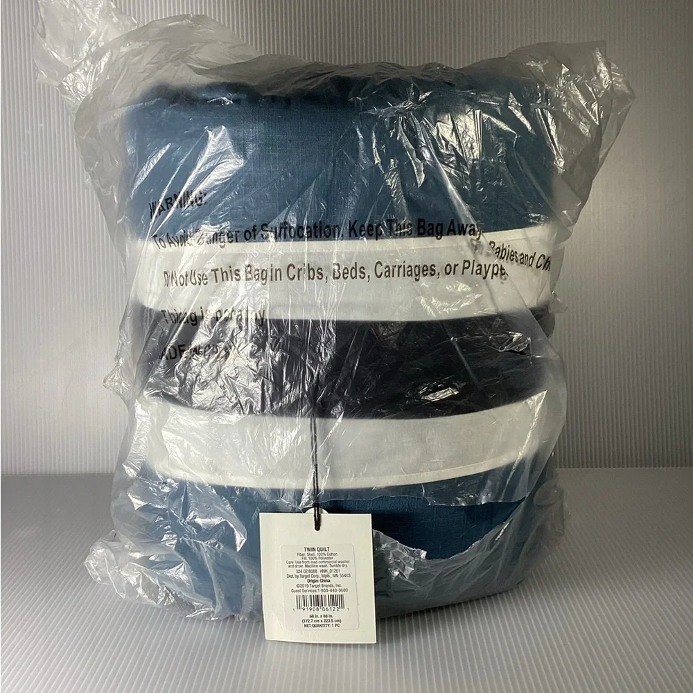 Hearth and Hand with Magnolia Twin Quilt - Blue